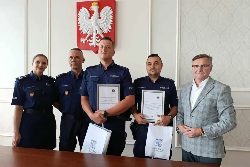 Uratowali trzy osoby z pożaru. Policjanci z Libiąża wyróżnieni za bohaterstwo