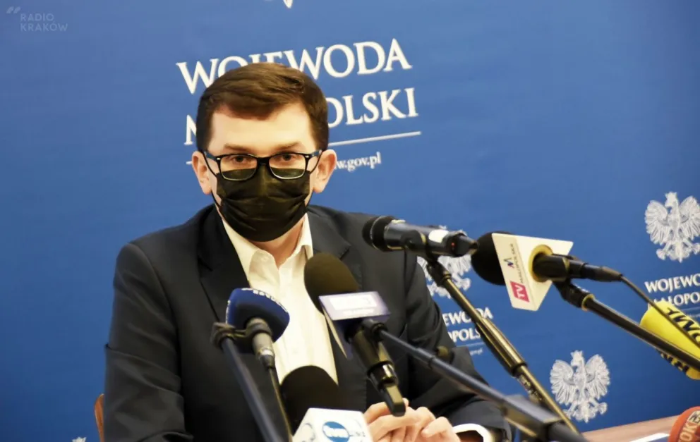 Wojewoda małopolski apeluje do kombatantów o pozostanie w domach