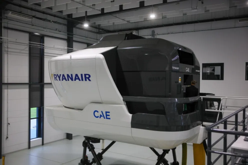 Ryanair otworzył centrum symulatorowo-treningowe przy lotnisku Kraków Airport. ZDJĘCIA