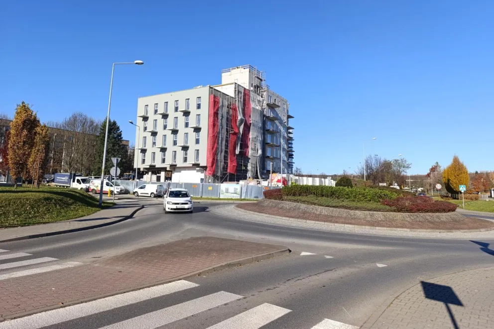 Chrzanów stawia na społeczne budownictwo mieszkaniowe. Stanął nowy blok, będą dwa kolejne