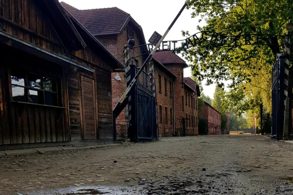 Po ostrej reakcji Międzynarodowego Komitetu Oświęcimskiego i polskich władz pamiątki po Holokauście wycofane z aukcji