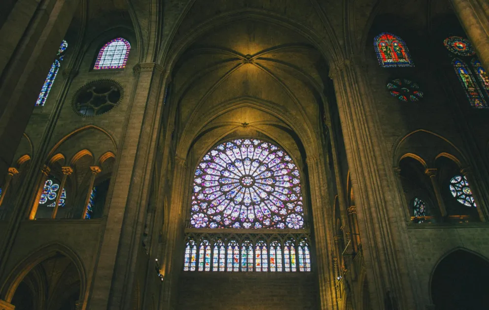 Dzwonnik z Notre Dame. Słowo, kamień i ci, których łatwo potępić