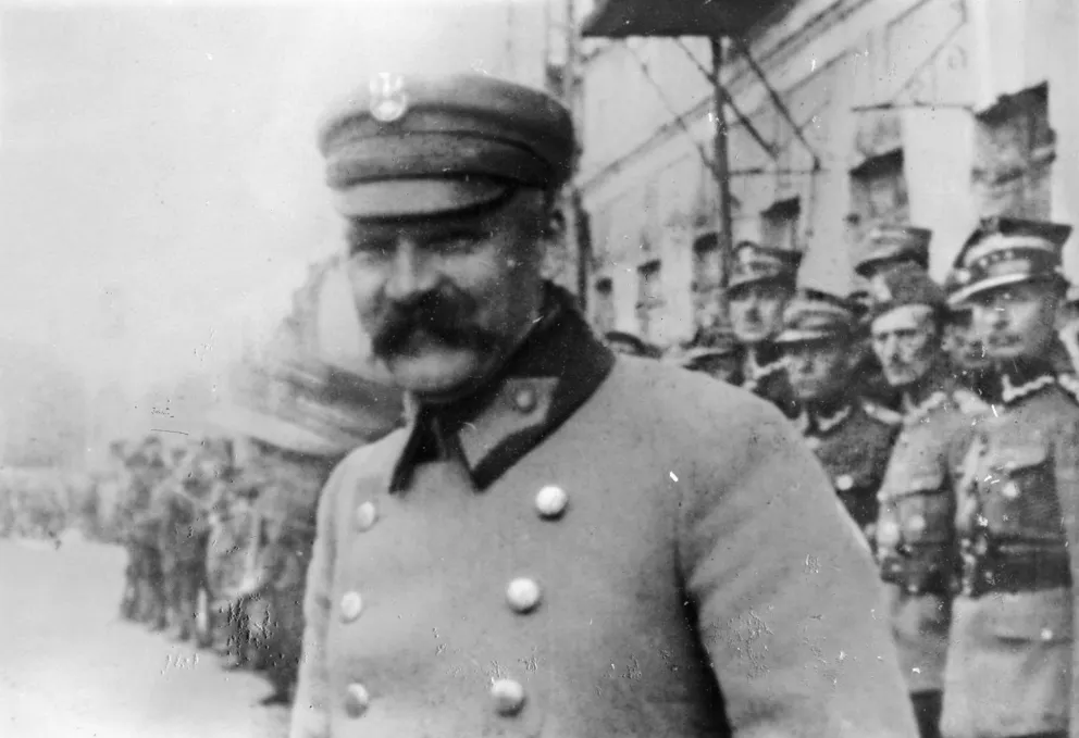  Józef Piłsudski – „żebraczy król” powraca 