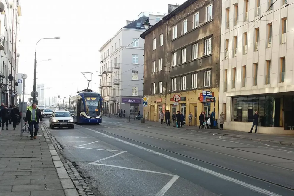 Szyna pękła pod tramwajem i przebiła podłogę. Jak mogło do tego dojść?