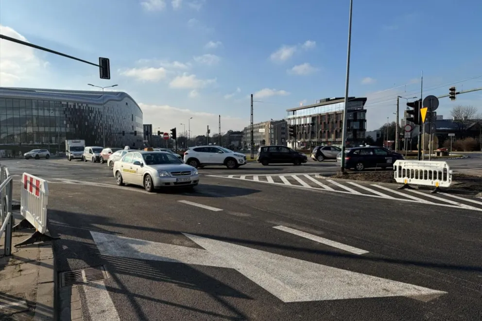 Kierowcy czekali na to ponad pół roku, prezydent przyjechał na otwarcie... rowerem