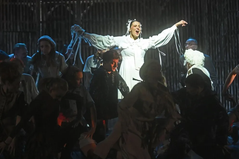 Małgorzata Bogajewska: To teatr, który nie boi się wzruszać, dialogować z widzem
