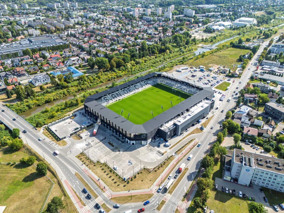 Nazwa, reklama i loża VIP. W Nowym Sączu szukają sponsora dla nowego stadionu