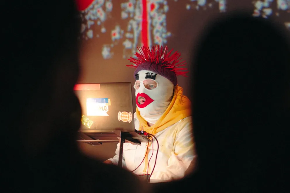 Cyber Elfka pyta o położenie wojsk
