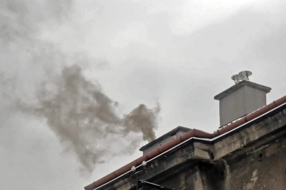 W Małopolsce nadal dymi 140 tys. kopciuchów. Działania samorządów - pozorowane