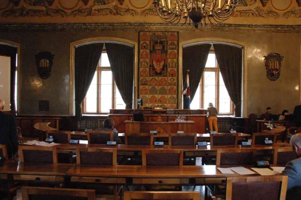 Krakowscy radni zdecydowali. Będzie zakaz głośnych rozmów w komunikacji miejskiej