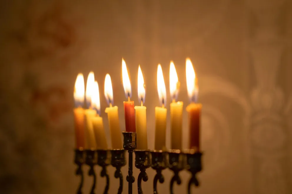 Nie tylko święto światła. Żydowska Chanuka w cieniu antysemityzmu