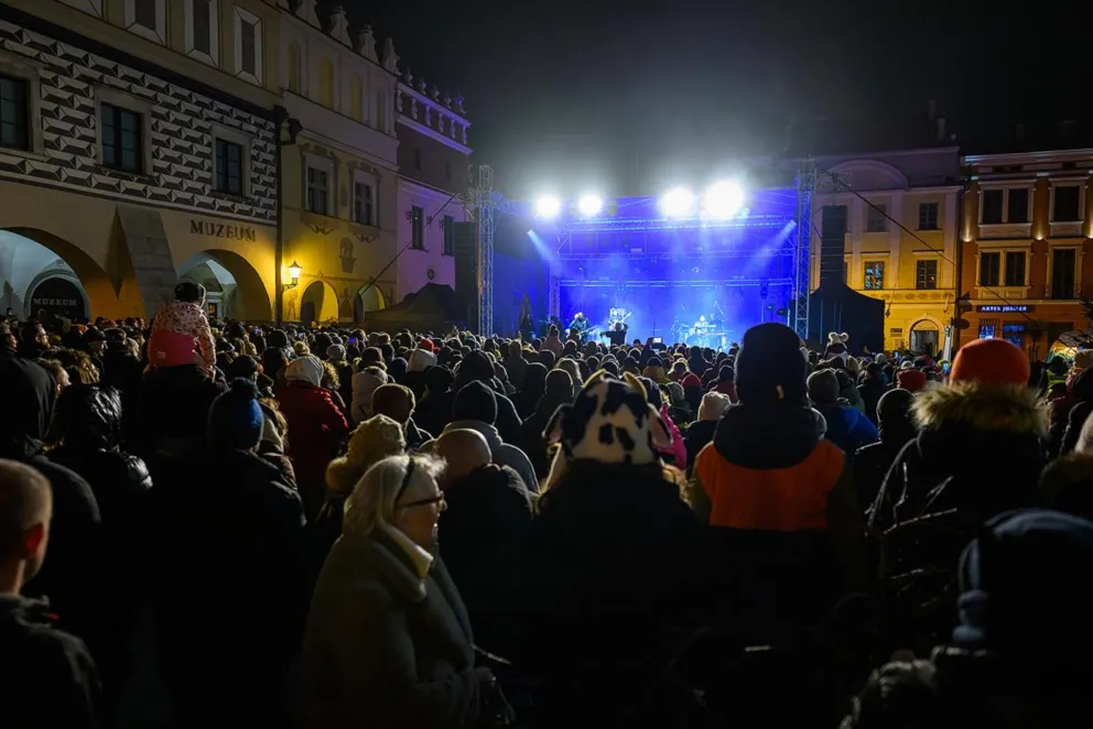 Tarnów przywitał nowy rok imprezowo. "Była to bardzo udana noc" ZDJĘCIA