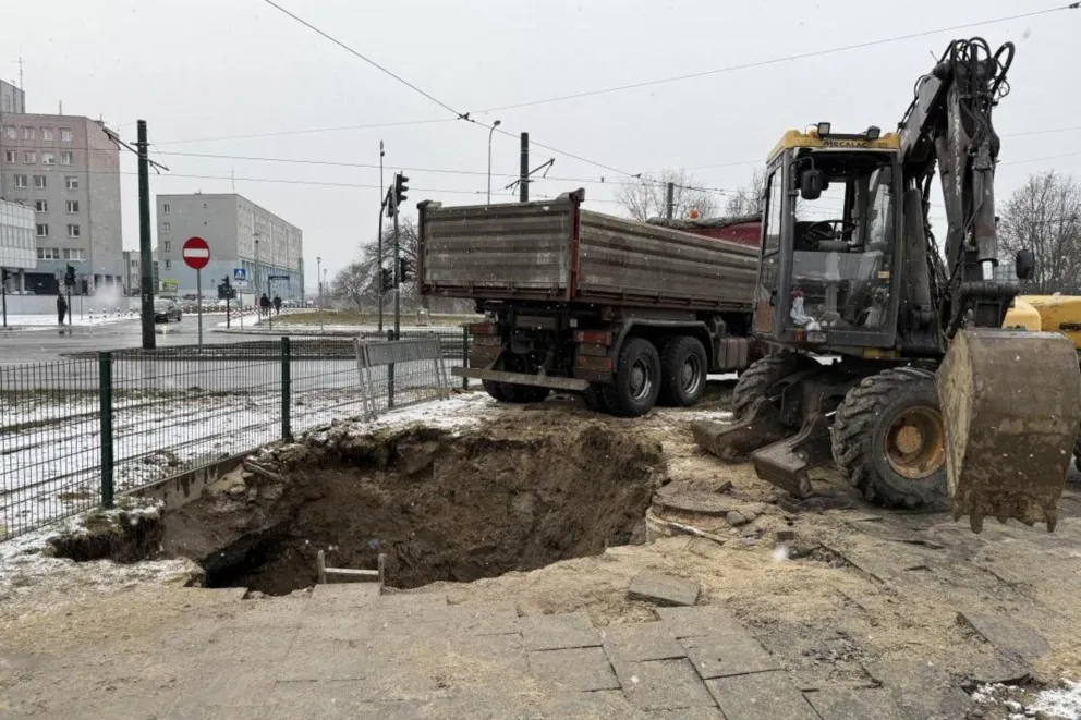 Tramwaje wrócą na plac Centralny najwcześniej w poniedziałek