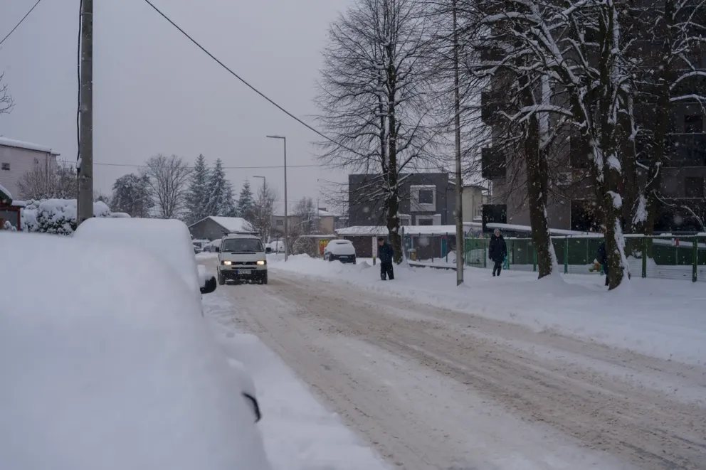 Sądeczanie kontra zima: Walka ze śniegiem na ulicach i chodnikach