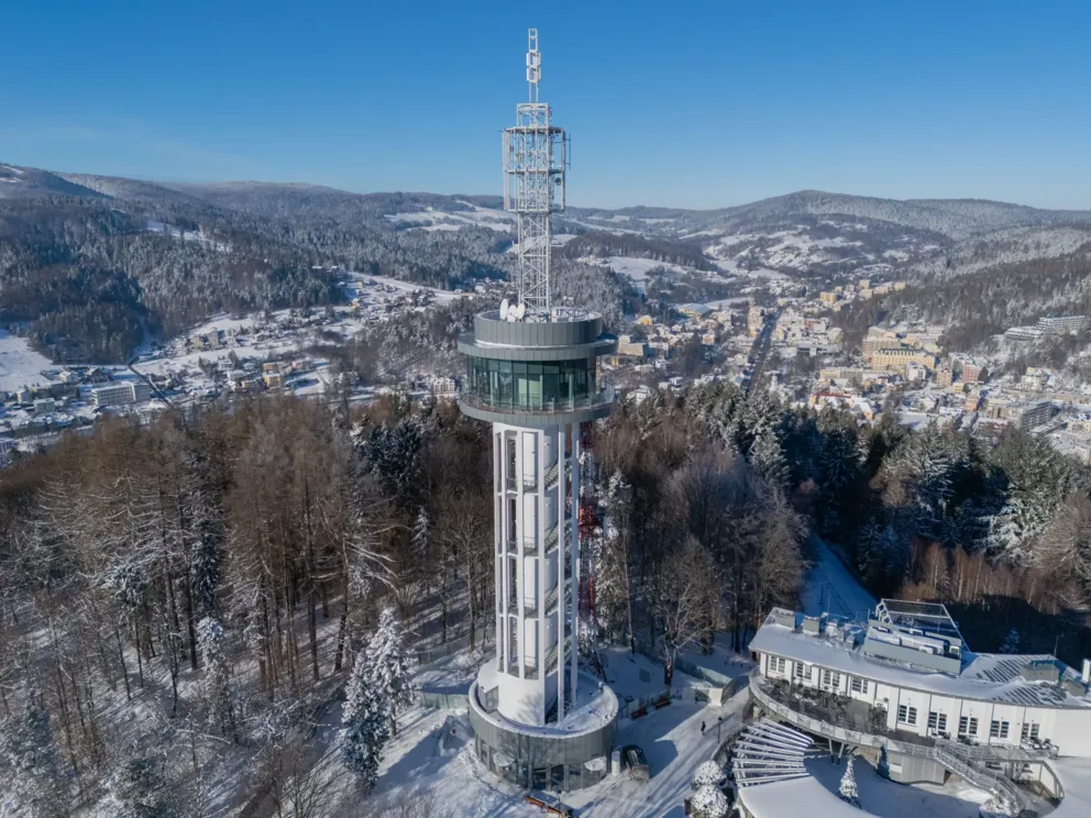 Nowa ikona Krynicy: Wieża widokowa na Górze Parkowej gotowa na przyjęcie turystów