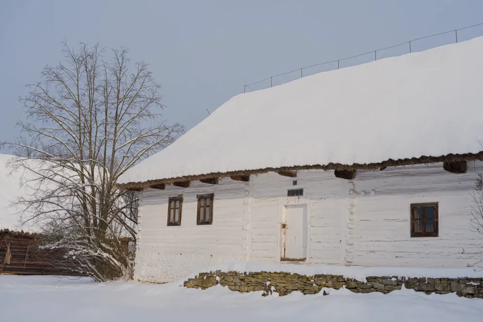 Nie tylko latem! Dlaczego warto odwiedzić sądecki skansen właśnie teraz?