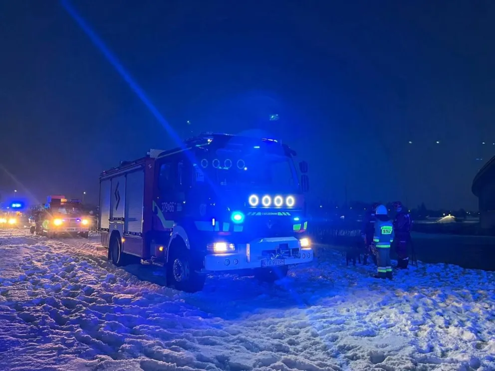 Akcja ratunkowa na Dunajcu w Ostrowie koło Tarnowa. Dwie osoby wpadły do lodowatej rzeki