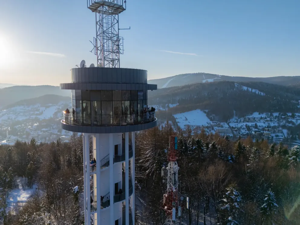 Zimowy zachód słońca i panorama Tatr: Otwarcie nowej wieży w Krynicy-Zdroju