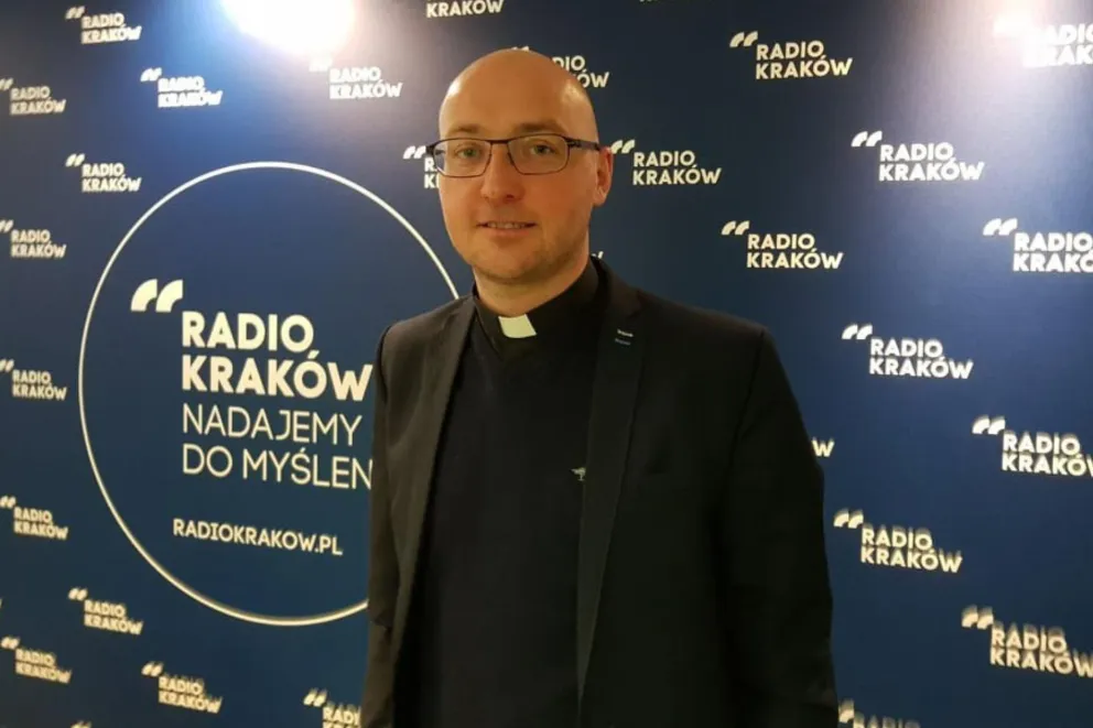 Ksiądz Piotr Studnicki wraca do pracy w krakowskiej kurii