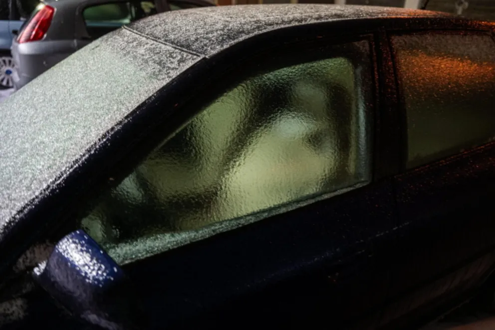Alerty przed gołoledzią dla całego kraju. Niebezpiecznie na drogach