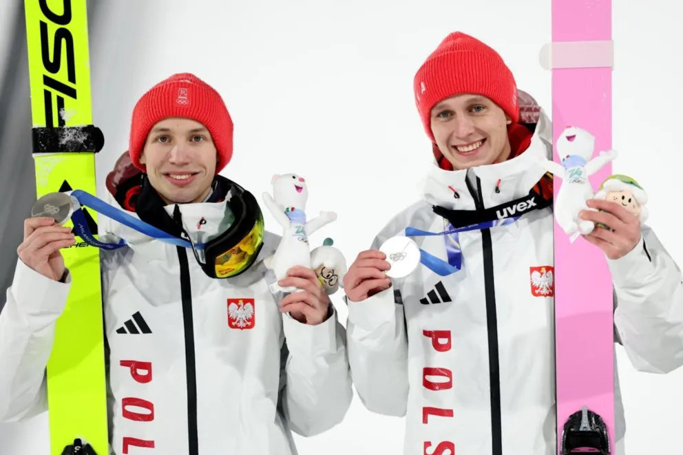 Skoki narciarskie - Polacy z kolejnym medalem olimpijskim po odwołanej trzeciej serii!