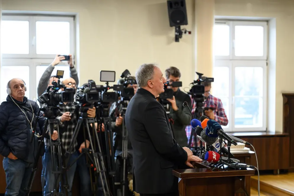 Czy duchowny ukrywał sprawy nadużyć seksualnych? Zakończyła się pierwsza rozprawa w procesie biskupa A. Jeża