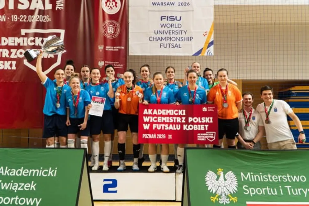 Kobieca drużyna AKF Kraków ze srebrem!