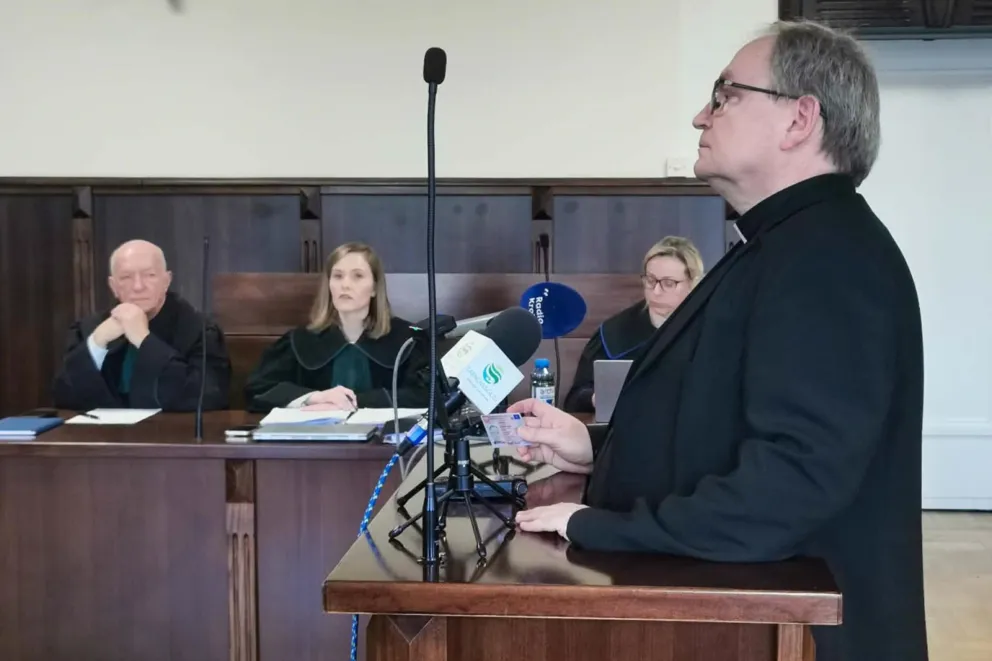 Kuria zwlekała ze zgłoszeniem przestępstwa? Kolejna odsłona procesu biskupa Andrzeja Jeża