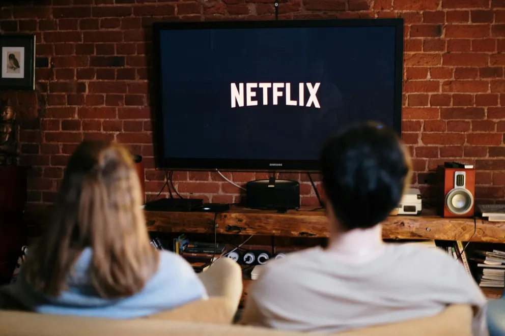 Popcorn w dłoni, a w skrzynce pułapka. Oszuści polują na widzów platform streamingowych