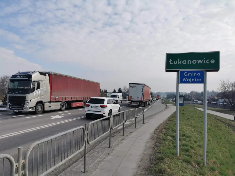 „Nie da się tu żyć”. Mieszkańcy walczą z hałasem, urzędnicy mówią: problemu nie ma