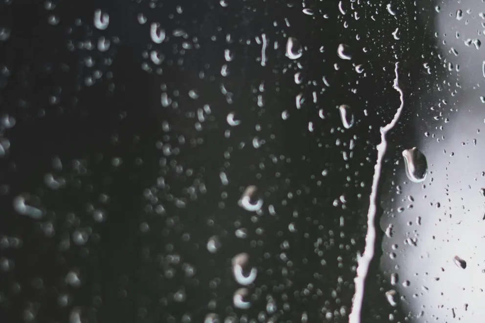 Chłodny poniedziałek w Małopolsce. W nocy spadki temperatury i opady śniegu w górach