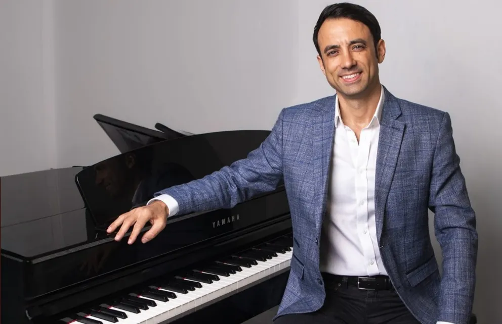 Recital włoskiej piosenki w wykonaniu Matteo Mazzucca Tarantino