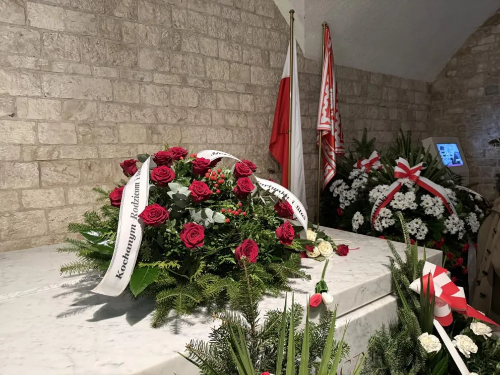 Mija 16 lat od tragedii pod Smoleńskiem. Kard. Grzegorz Ryś w Katedrze na Wawelu apeluje o jedność narodu