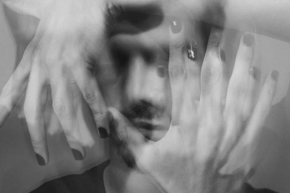 Mobbing w MOCAK-u? Psycholożka: "Tam, gdzie jest silna hierarchia i duża konkurencja, rośnie ryzyko mobbingu"