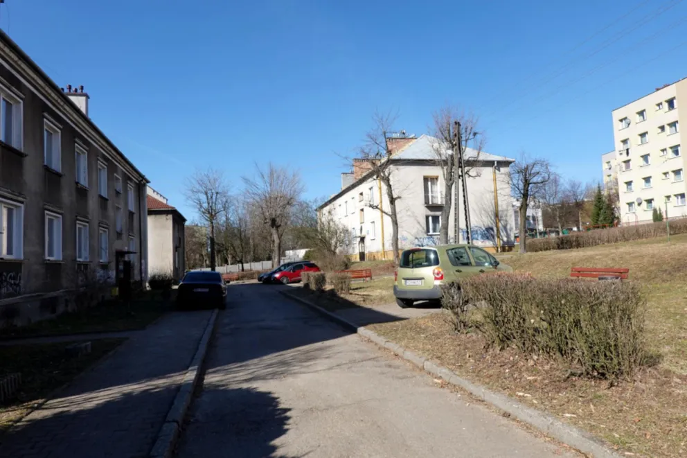 Będzie nowa droga z chodnikiem i parking. Mieszkańcy Trzebini od dawna tego potrzebowali