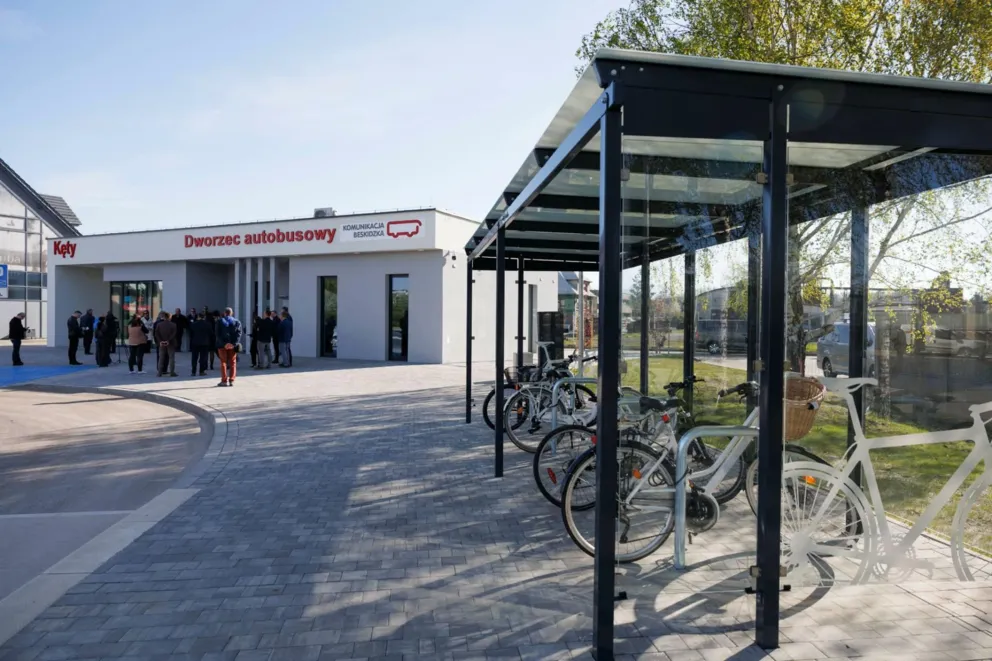 Nowy dworzec autobusowy w Kętach otwarty. To część większego węzła przesiadkowego