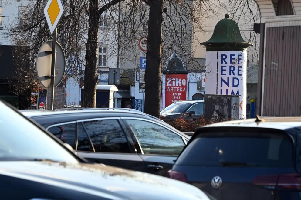 Spór o odwołaną debatę w sprawie referendum w Krakowie