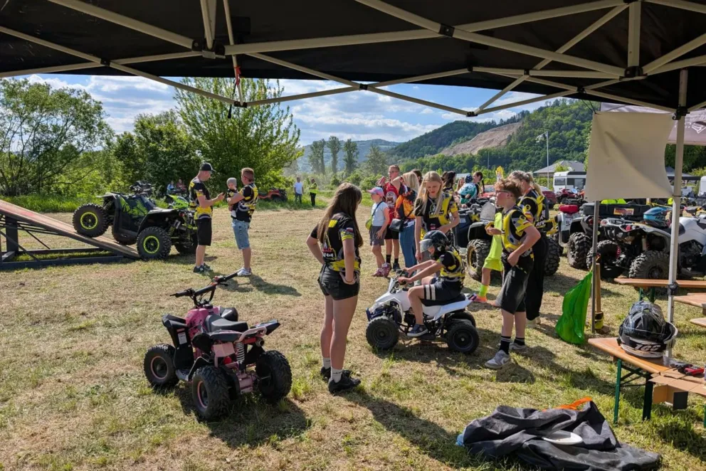 Bawią się i pomagają potrzebującym rodzinom. Charytatywny festiwal w Wielogłowach