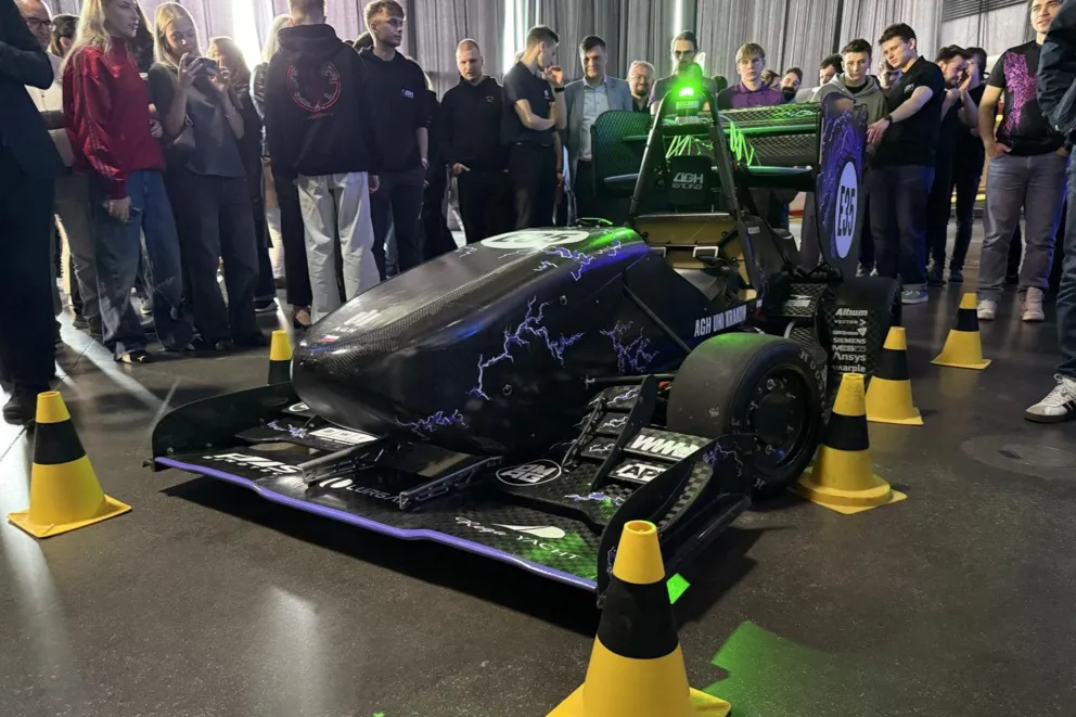225 kg i 100 km/h w 3 sekundy. Studenci z Krakowa zbudowali wyjątkowy bolid