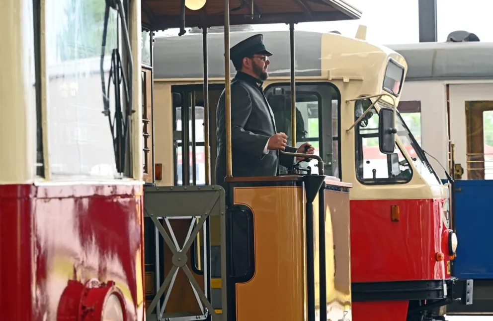 Historyczne tramwaje wracają na ulice Krakowa. Wśród nich wyjątkowy gość ze Śląska