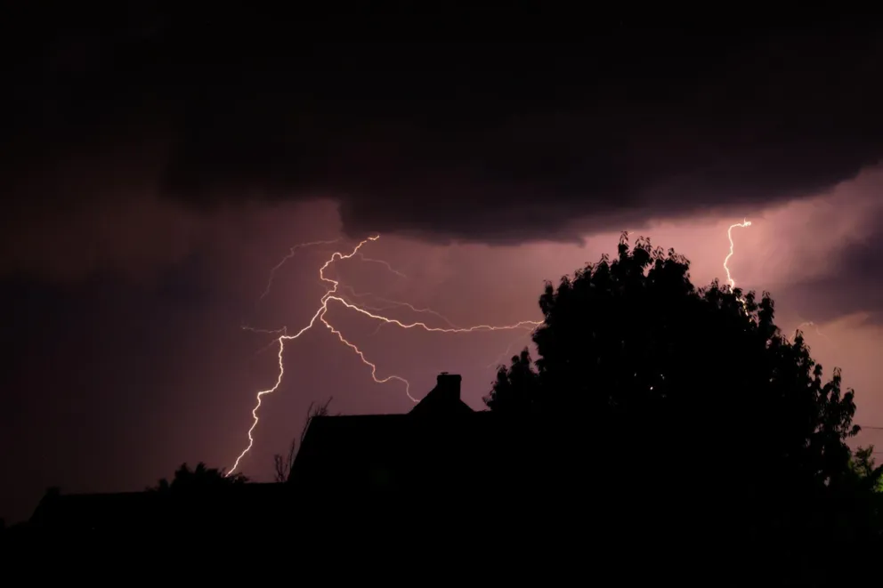 Burze nad Małopolską. Strażacy interweniowali, TPN odradza wyjścia w Tatry