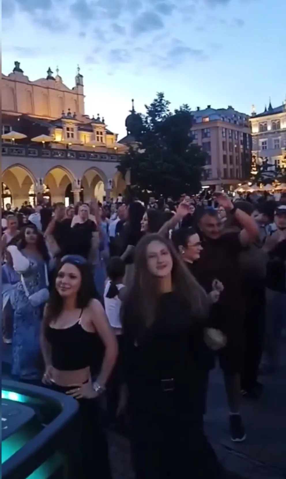 Dyskoteki przy Adasiu. Czy prawo do zgromadzeń jest nadużywane?
