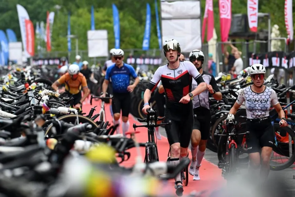 Kacper Stępniak ponownie wygrał IRONMAN 70.3 w Krakowie. "Wsparcie kibiców miało ogromne znaczenie"