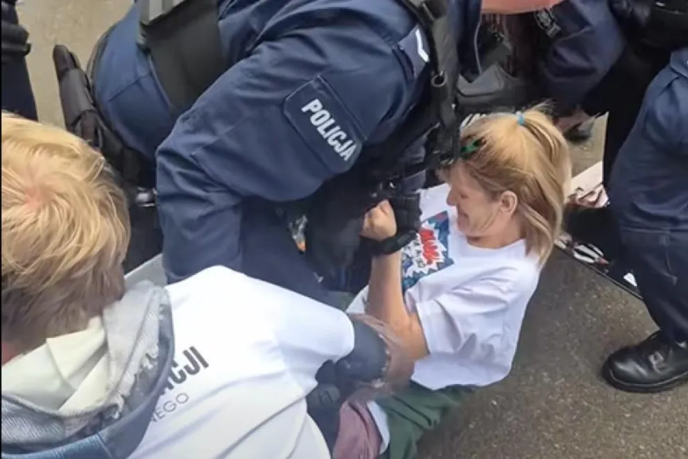 Protest, blokada i kontrmanifestacja. Gorąco na drodze do Morskiego Oka