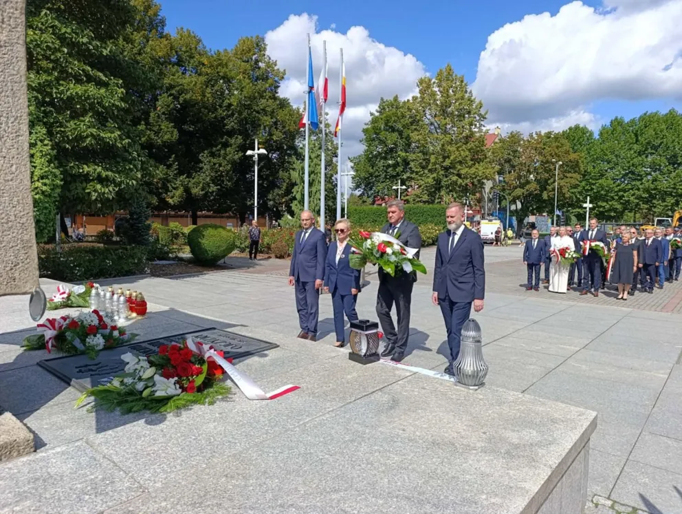 W hołdzie milionom ofiar II wojny światowej. Uroczystości w Oświęcimiu