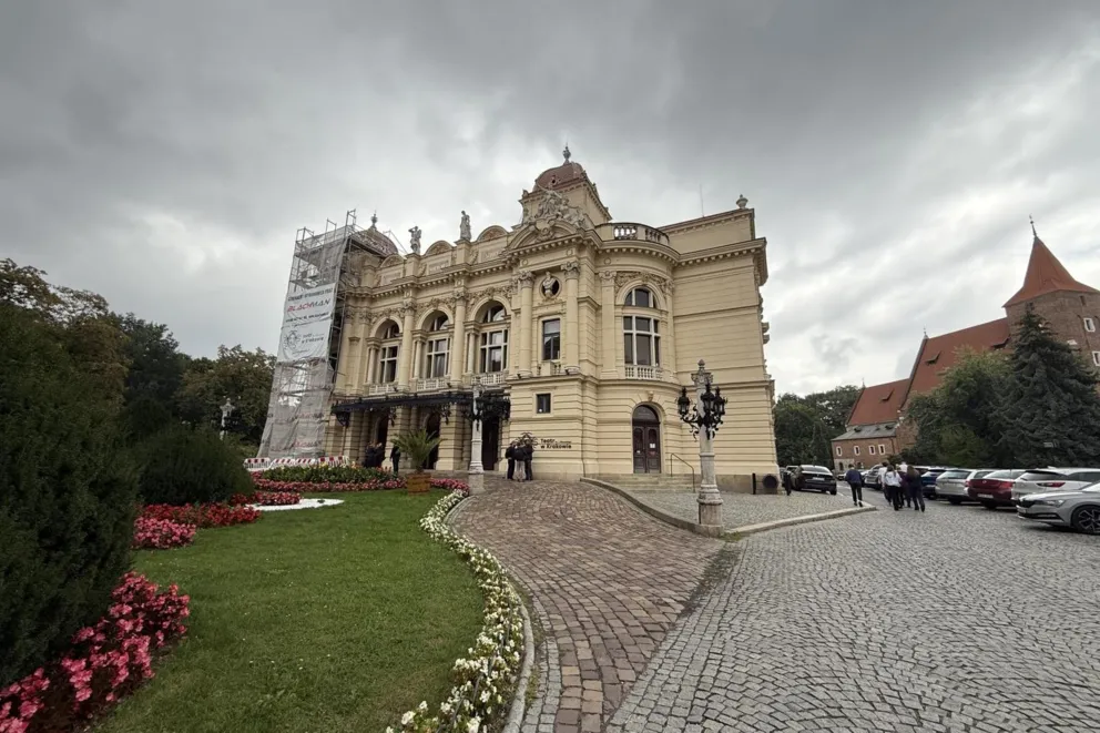 „Jak się już raz okrzepło, to się tego trzymamy”. Czy polskie teatry potrzebują większej zmiany?