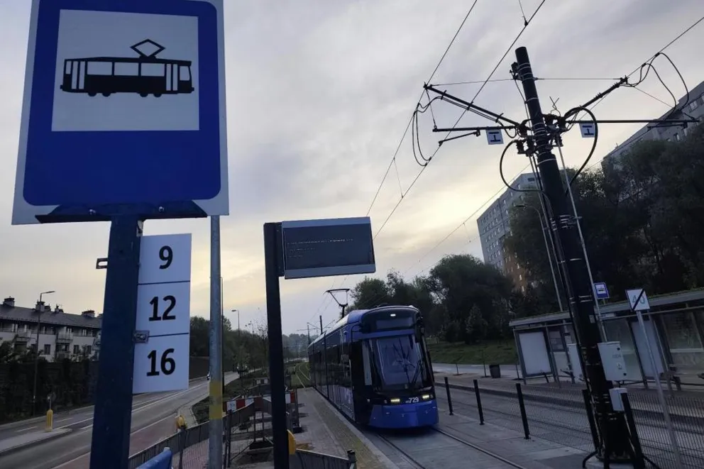 Po latach oczekiwania tramwaj jedzie nową linią do Mistrzejowic. 12 minut szybciej do centrum