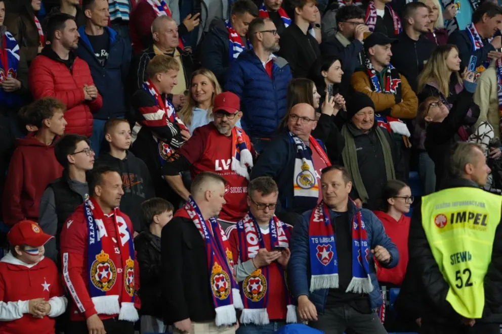 Kibice Wisły nie wejdą na mecz z Legią? Ekstraklasa zabiera głos: "Odrzucamy emocje, czekamy na dokumenty"