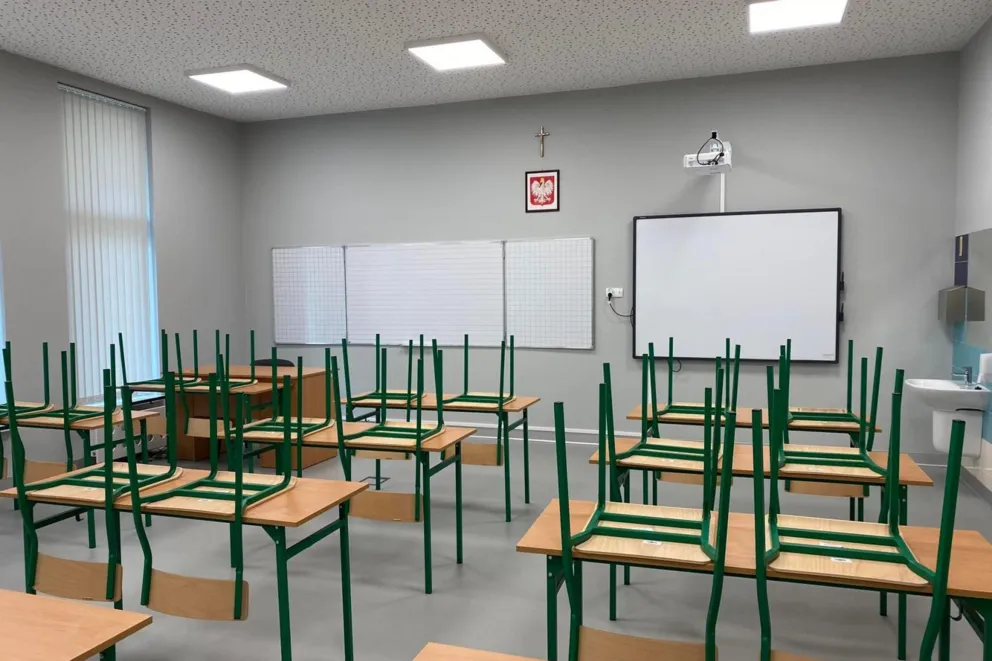 20 tysięcy policjantów nadal pilnuje szkół. Wzmożone patrole pozostaną jeszcze przez kilka dni