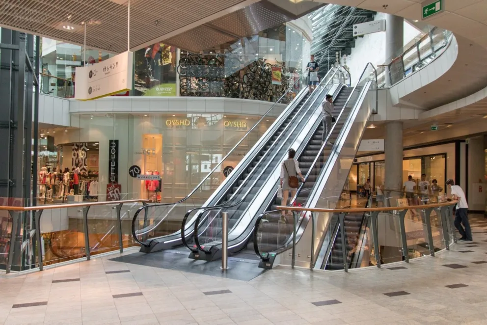 Projekt rozporządzenia: od soboty zostaną otwarte sklepy i usługi w galeriach i parkach handlowych